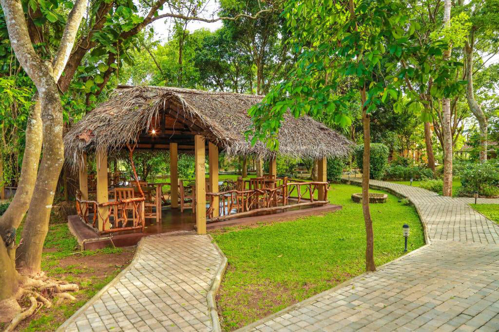 Pelwehera Village Resort bevindt zich in Dambulla.