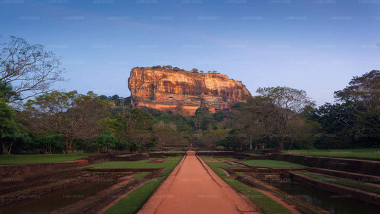 Sigiriya Rock en Dambulla Cave uit Kalutara