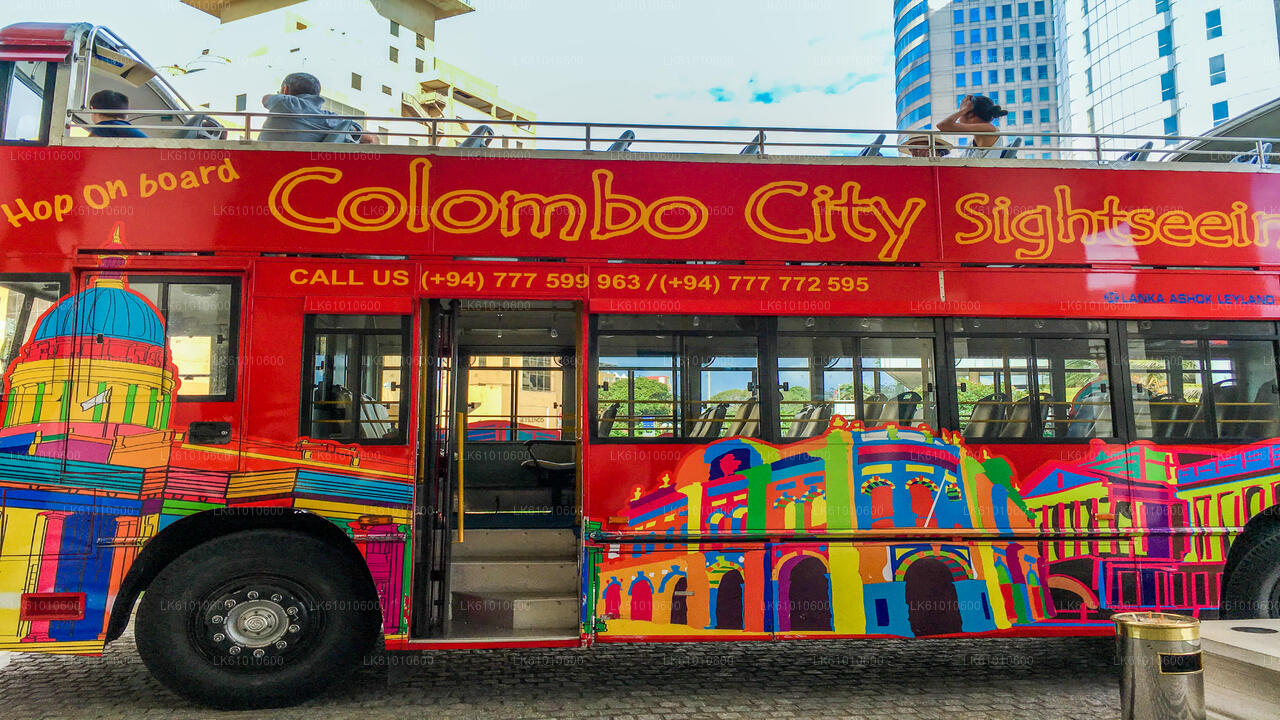 Stadstour door Colombo met een minibus