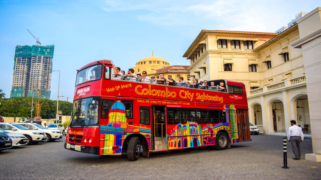 Stadstour door Colombo met een minibus