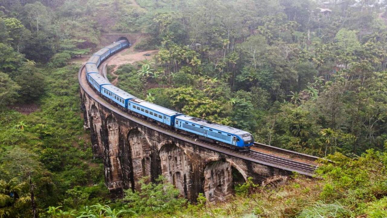Treinrit van Colombo naar Badulla (treinnummer: 1005 „Podi Menike”)