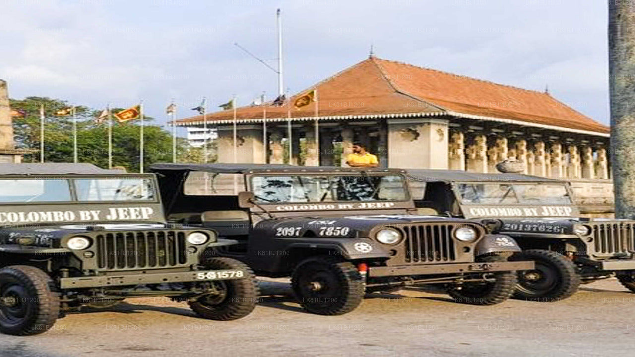 Stadstour door Colombo met een Land Rover Series 1 jeep vanuit de haven van Colombo