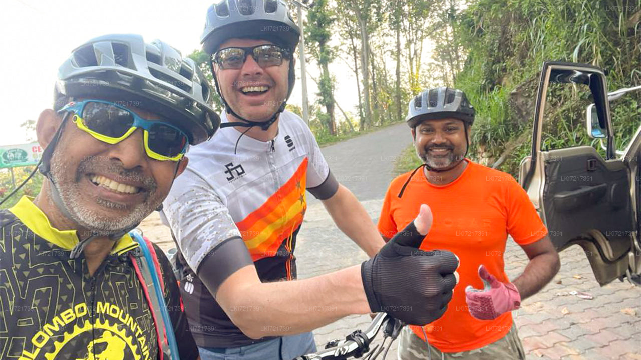 Fietstocht naar de Nuwara Eliya Highlands vanuit Kandy